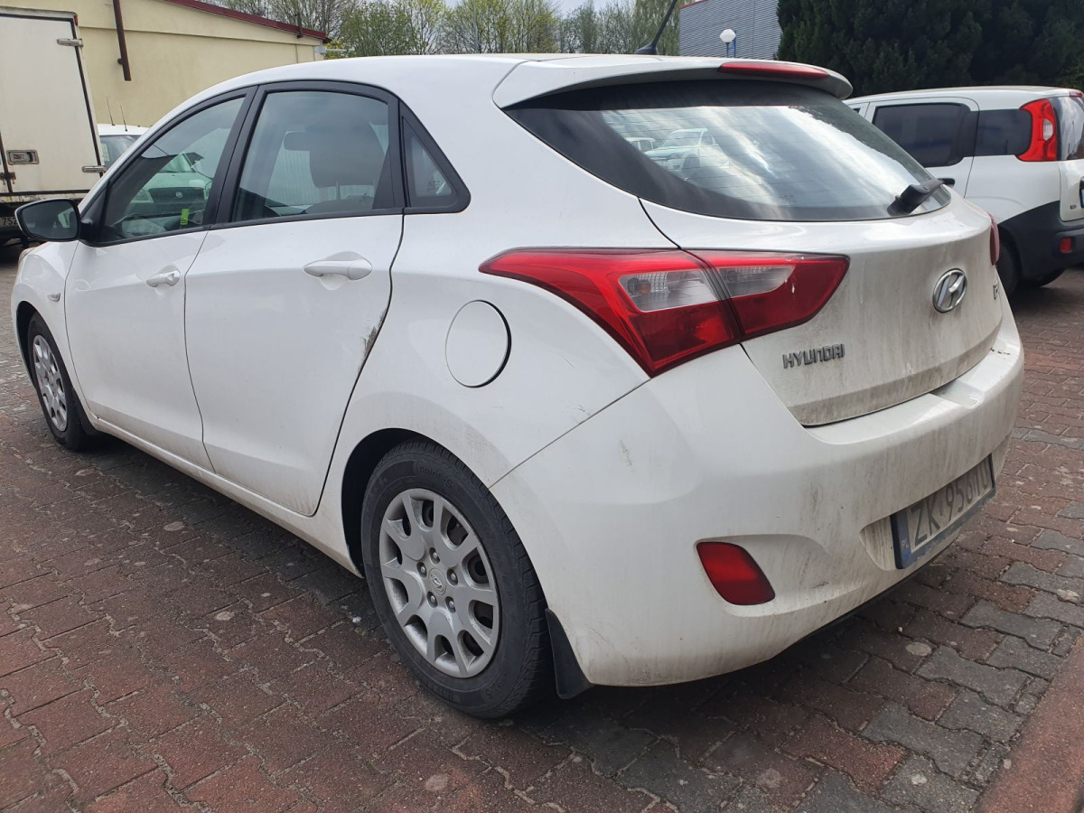 HYUNDAI I30 HATCHBACK - Хэтчбек: фото 3 HYUNDAI I30 HATCHBACK - Хэтчбек: фото 3