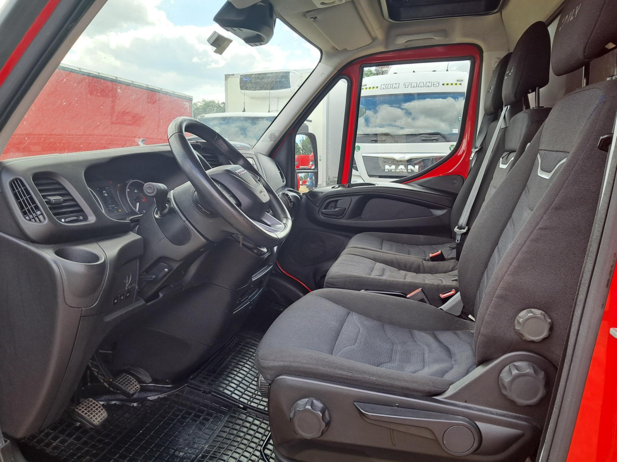 Тентованный фургон IVECO DAILY PLANDEKA: фото 10