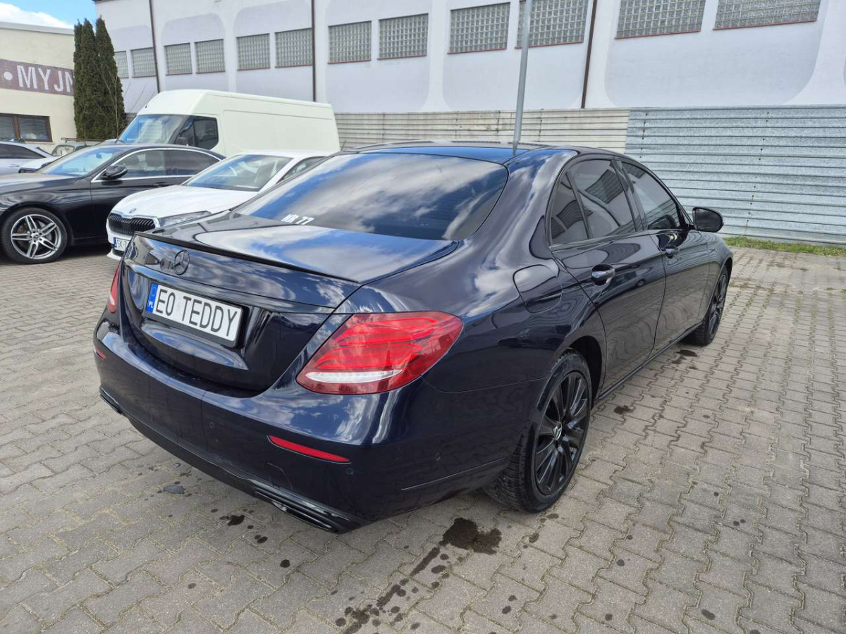 MERCEDES BENZ E 220 D 4MATIC SEDAN - Седан: фото 4 MERCEDES BENZ E 220 D 4MATIC SEDAN - Седан: фото 4