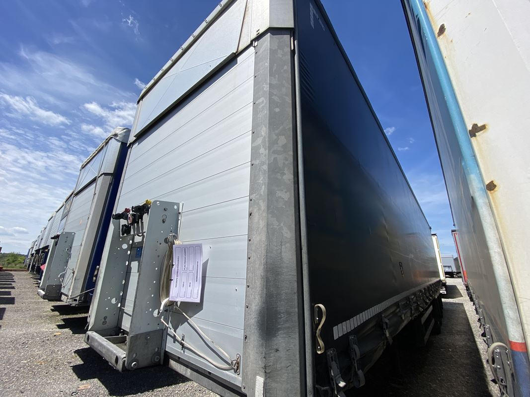 SCHMITZ CARGOBULL SCB S3T FIRANA - Тентованный прицеп: фото 5 SCHMITZ CARGOBULL SCB S3T FIRANA - Тентованный прицеп: фото 5