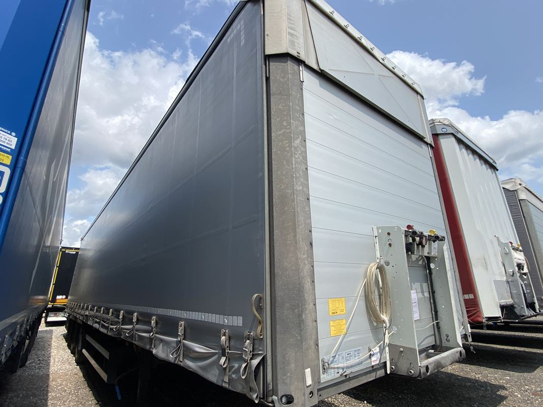 SCHMITZ CARGOBULL SCB S3T FIRANA - Тентованный прицеп: фото 4 SCHMITZ CARGOBULL SCB S3T FIRANA - Тентованный прицеп: фото 4