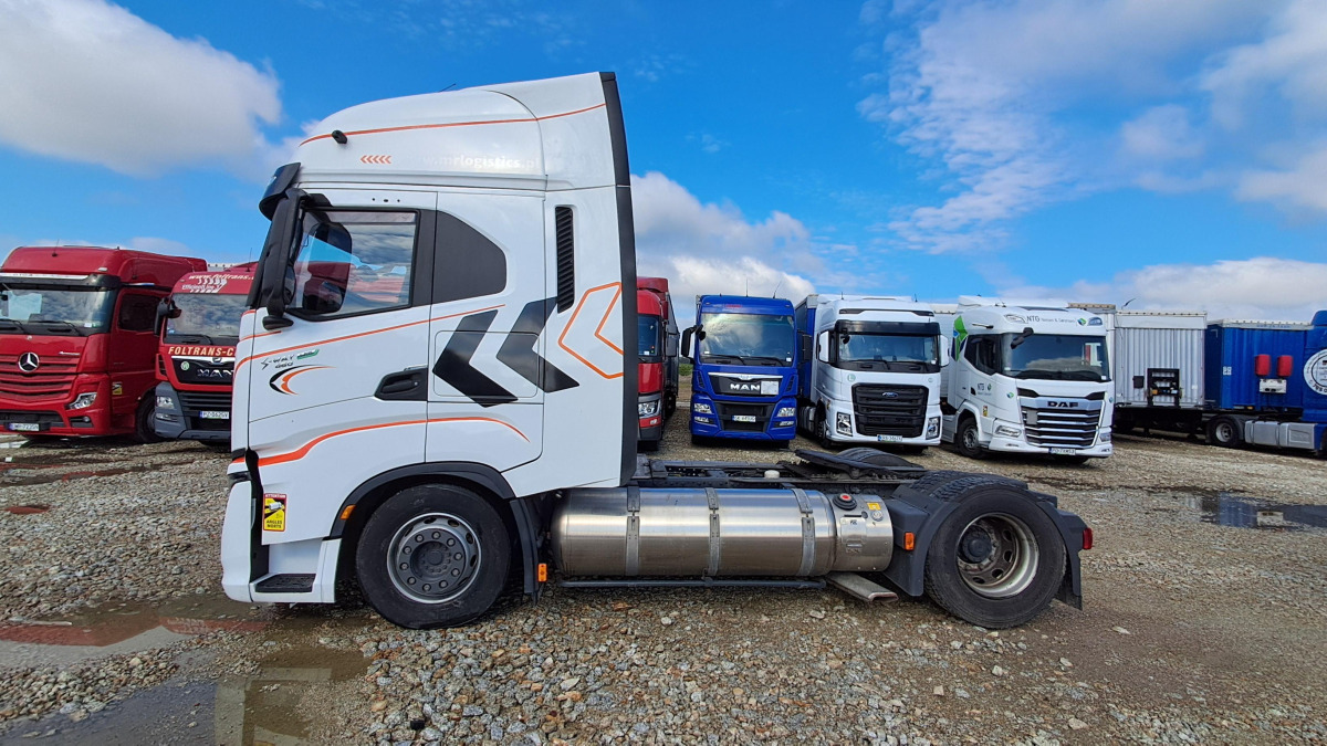 IVECO AS440ST/FP LT LNG CIĄGNIK SIODŁOWY - Тягач: фото 4 IVECO AS440ST/FP LT LNG CIĄGNIK SIODŁOWY - Тягач: фото 4