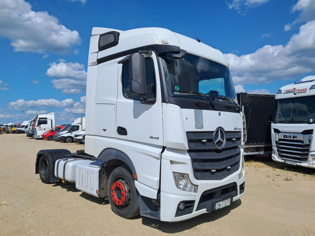 MERCEDES BENZ ACTROS CIĄGNIK SIODŁOWY - Тягач: фото 1 MERCEDES BENZ ACTROS CIĄGNIK SIODŁOWY - Тягач: фото 1