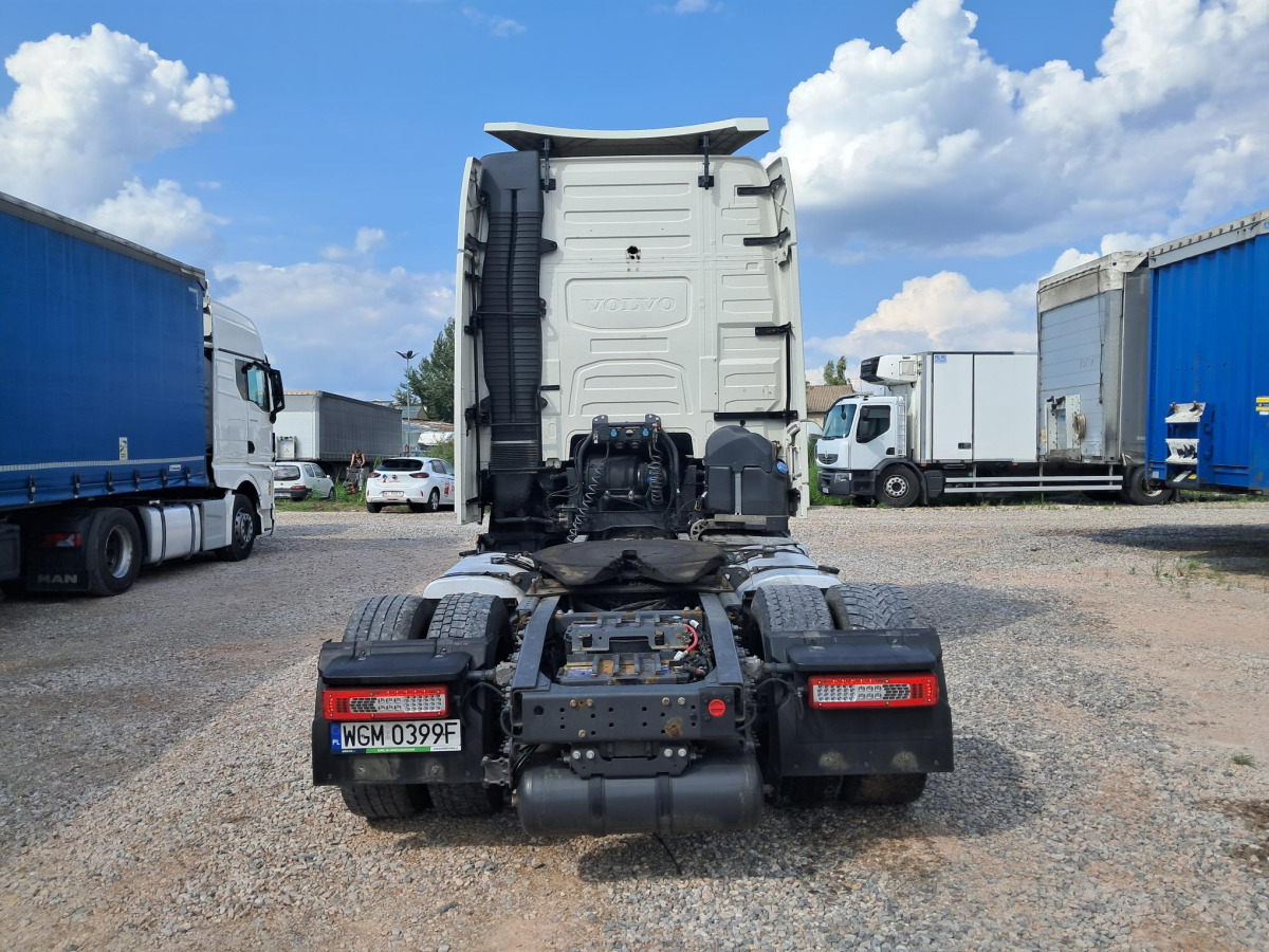 VOLVO FH CIĄGNIK SIODŁOWY - Тягач: фото 4 VOLVO FH CIĄGNIK SIODŁOWY - Тягач: фото 4