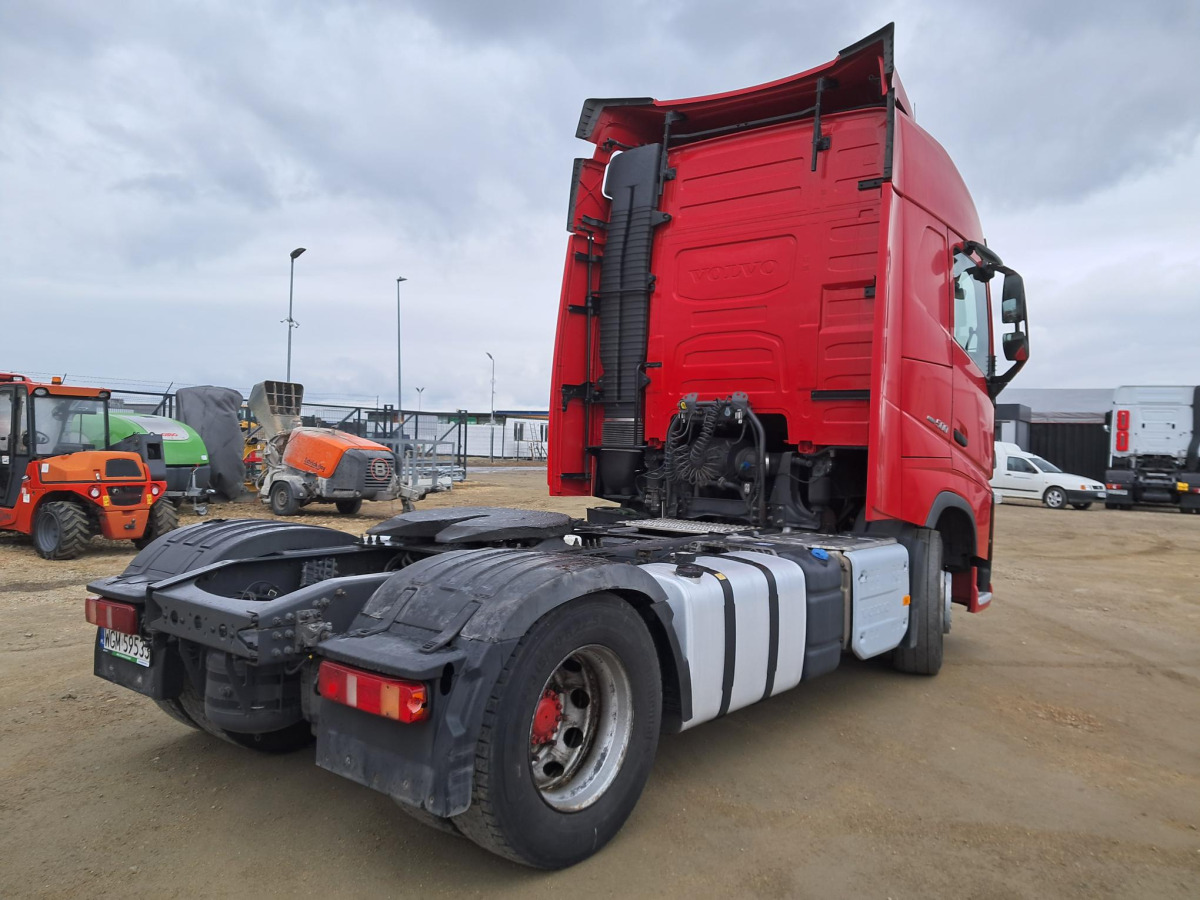 VOLVO FH CIĄGNIK SIODŁOWY - Тягач: фото 5 VOLVO FH CIĄGNIK SIODŁOWY - Тягач: фото 5