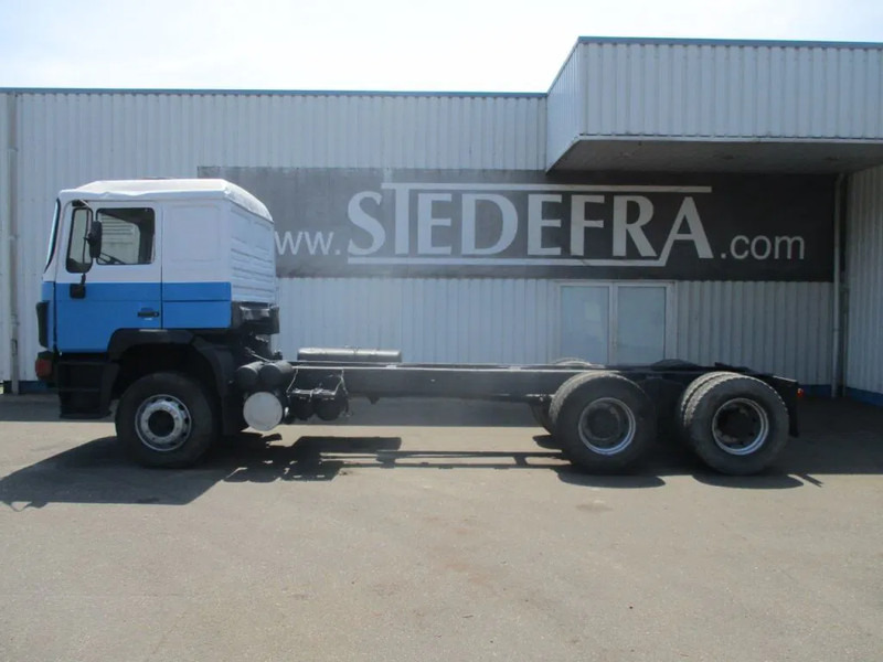 MAN 26.402 25.402 , ZF manual , 6x4 , Sping suspension - Грузовик-шасси: фото 2 MAN 26.402 25.402 , ZF manual , 6x4 , Sping suspension - Грузовик-шасси: фото 2