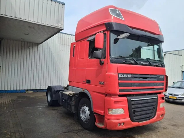 DAF XF 105 460 , Manual Gearbox , PTO , Tipper Hydraulics , Airco , Superspace Cab - Тягач: фото 4 DAF XF 105 460 , Manual Gearbox , PTO , Tipper Hydraulics , Airco , Superspace Cab - Тягач: фото 4
