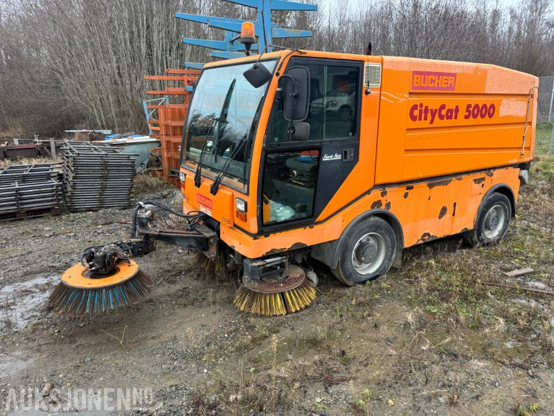 1900 Andre Bucher CC5000 sopebil - Строительное оборудование: фото 1 1900 Andre Bucher CC5000 sopebil - Строительное оборудование: фото 1