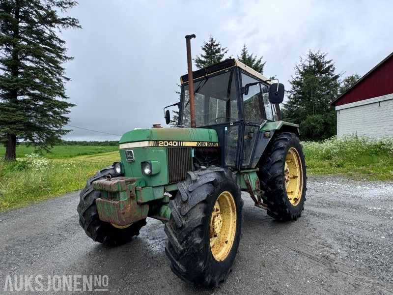 1981 John Deere 2040 - 4x4 - Hydraulisk toppstag og Triangel - 2 kjettinger - Трактор: фото 1 1981 John Deere 2040 - 4x4 - Hydraulisk toppstag og Triangel - 2 kjettinger - Трактор: фото 1