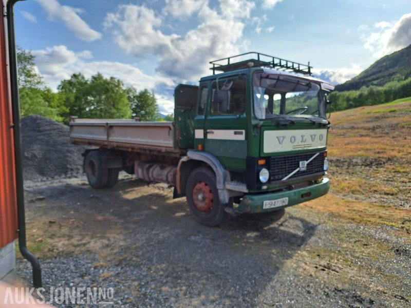 1981 Volvo F 616 veteranlastebil med Bakovertipp alukarmer og luftstyrt spredelem - Самосвал: фото 5 1981 Volvo F 616 veteranlastebil med Bakovertipp alukarmer og luftstyrt spredelem - Самосвал: фото 5