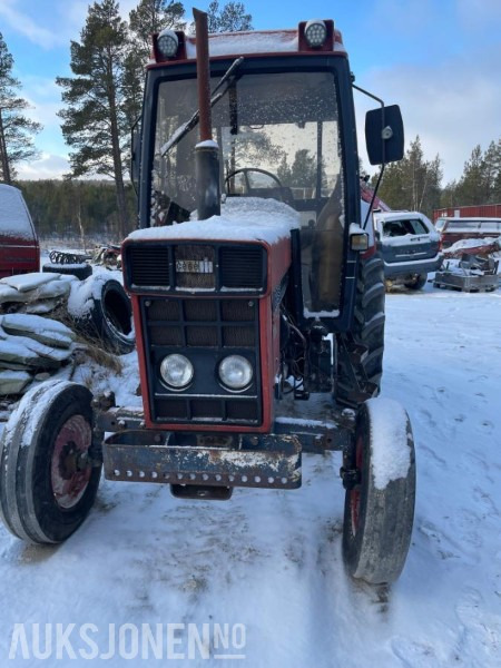 1985 CASE IH 685 - Трактор: фото 1 1985 CASE IH 685 - Трактор: фото 1