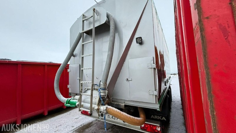 1996 ATKA RSP 24 trippelkjerre med Hillevåg tipp bulktank 6 kammers - Прицеп-цистерна: фото 4 1996 ATKA RSP 24 trippelkjerre med Hillevåg tipp bulktank 6 kammers - Прицеп-цистерна: фото 4