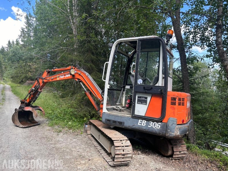 1996 PEL-JOB EB 306 gravemaskin med Graveskuffe HYDRAULISK KLYPE STÅLBELTER - Мини-экскаватор: фото 1 1996 PEL-JOB EB 306 gravemaskin med Graveskuffe HYDRAULISK KLYPE STÅLBELTER - Мини-экскаватор: фото 1