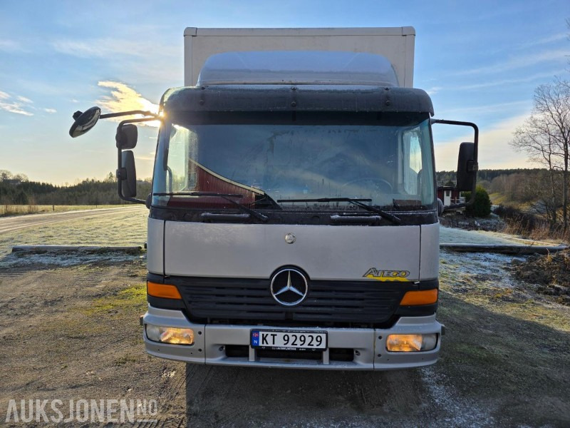 2001 Mercedes-Benz 817L/42 ATEGO SKAPBIL 36m³ MED LASTELEM - Грузовик с закрытым кузовом: фото 2 2001 Mercedes-Benz 817L/42 ATEGO SKAPBIL 36m³ MED LASTELEM - Грузовик с закрытым кузовом: фото 2