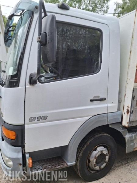 2003 Mercedes-Benz ATEGO 818 planbil 237.000km - Грузовик бортовой/ Платформа: фото 3 2003 Mercedes-Benz ATEGO 818 planbil 237.000km - Грузовик бортовой/ Платформа: фото 3