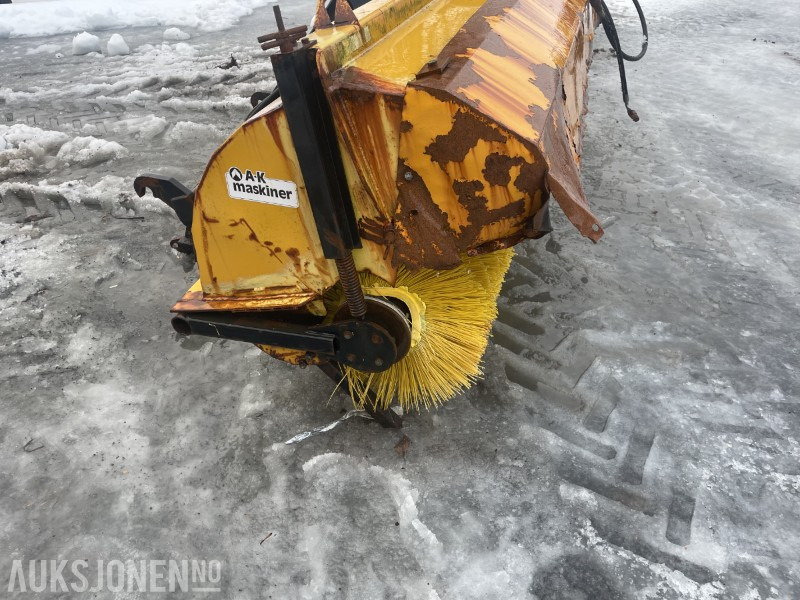 2003 Tellefsdal Feiekost 200 cm m/ hydraulisk og BM-feste - Строительное оборудование: фото 2 2003 Tellefsdal Feiekost 200 cm m/ hydraulisk og BM-feste - Строительное оборудование: фото 2