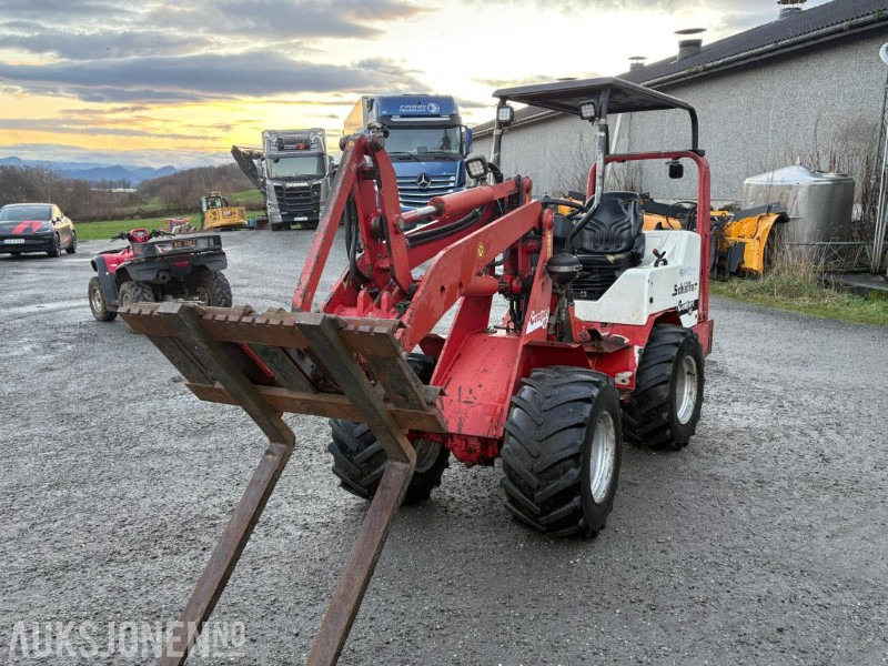 2004 Schäffer 3033S kompakt hjullaster med mye utstyr - Мини-погрузчик с бортовым поворотом: фото 1 2004 Schäffer 3033S kompakt hjullaster med mye utstyr - Мини-погрузчик с бортовым поворотом: фото 1