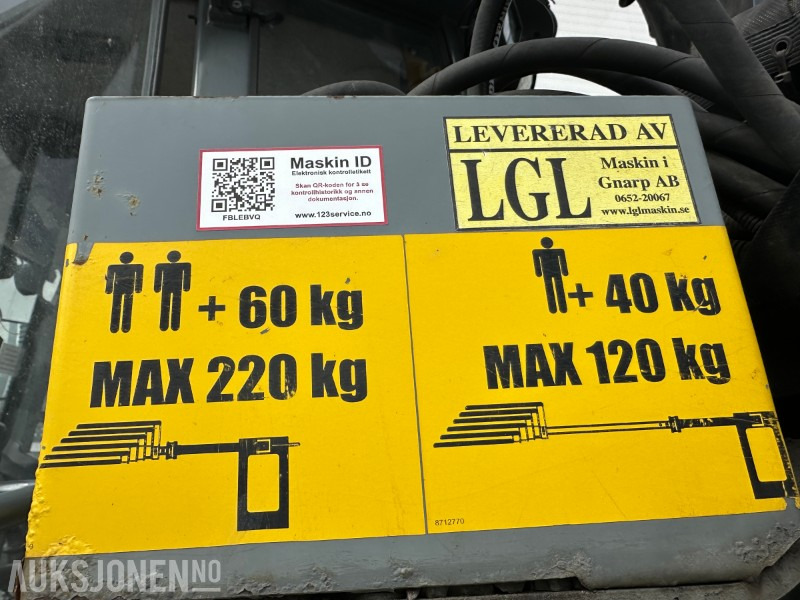 Экскаватор-погрузчик 2007 8600E LÄNNEN SKINNE/VEI GRAVELASTER M/PERSONLIFT, RAMMESTYRT - JERNBANE MASKIN: фото 6