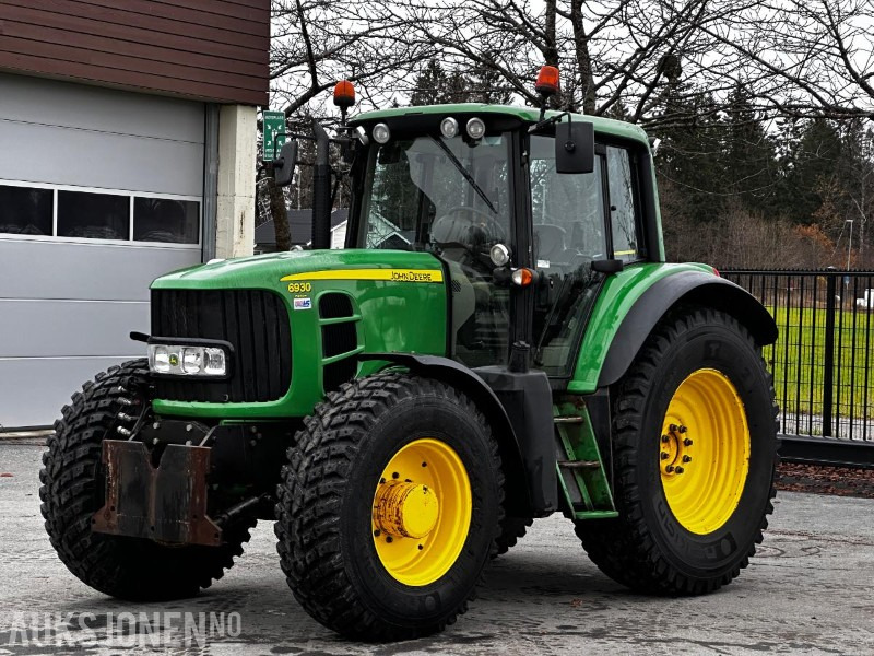 2009 John Deere 6930 Premium traktor - Трактор: фото 1 2009 John Deere 6930 Premium traktor - Трактор: фото 1