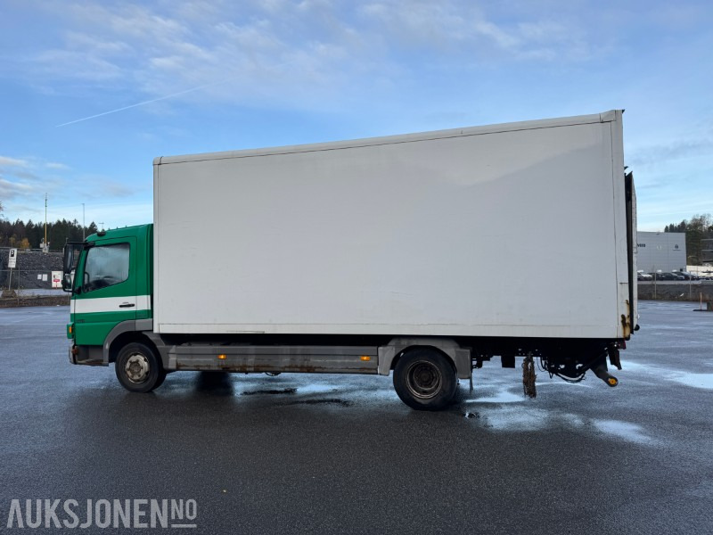 Грузовик с закрытым кузовом 2009 Mercedes-Benz ATEGO: фото 8