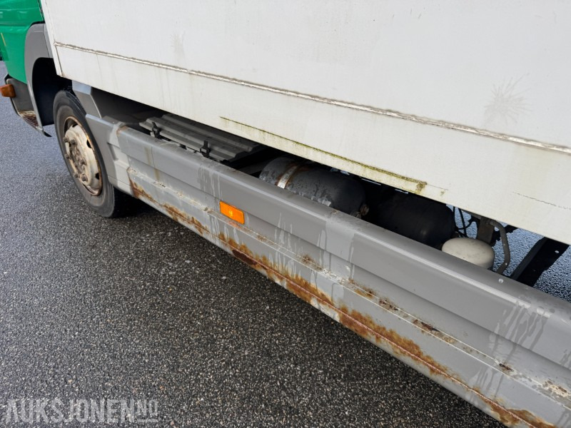 Грузовик с закрытым кузовом 2009 Mercedes-Benz ATEGO: фото 14