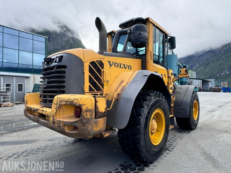 2009 Volvo L90F Hjullaster - Spakstyring - 2,3 m3 grusskuffe - Vekt - Sentralsmøring - Колёсный погрузчик: фото 4 2009 Volvo L90F Hjullaster - Spakstyring - 2,3 m3 grusskuffe - Vekt - Sentralsmøring - Колёсный погрузчик: фото 4