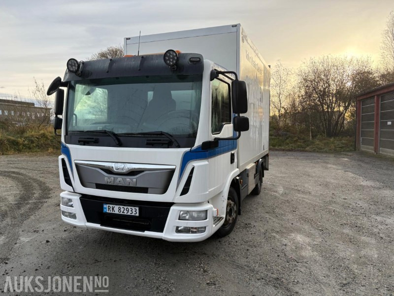 2013 MAN TGL8 220 4X2 Euro6T 3 seter servicevogn C1-reg. - Грузовик с закрытым кузовом: фото 1 2013 MAN TGL8 220 4X2 Euro6T 3 seter servicevogn C1-reg. - Грузовик с закрытым кузовом: фото 1