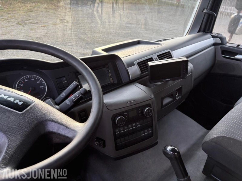 Грузовик с закрытым кузовом 2013 MAN TGL8 220 4X2 Euro6T 3 seter servicevogn C1-reg.: фото 14