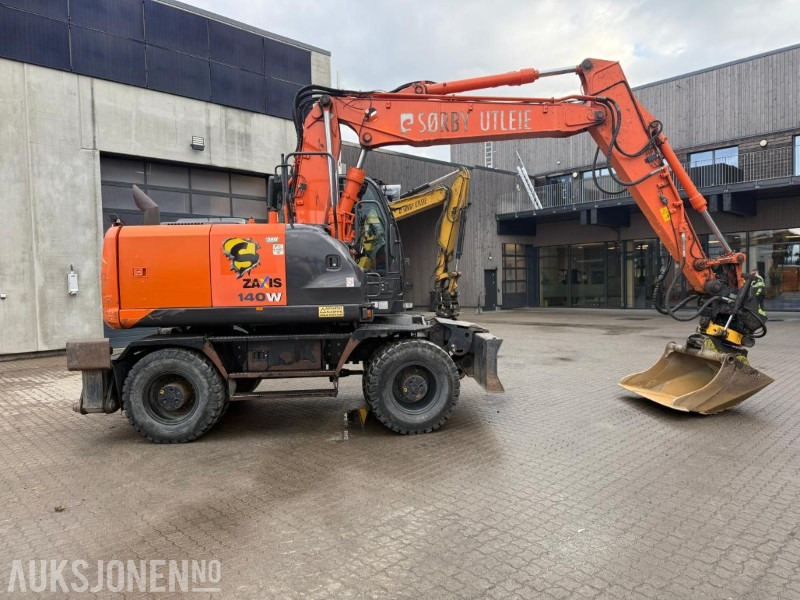 2014 Hitachi Zaxis 140W HJULGRAVER ENGCON TILTROTATOR SERVICEHISTORIKK SENTRALSMØRING. - Экскаватор: фото 2 2014 Hitachi Zaxis 140W HJULGRAVER ENGCON TILTROTATOR SERVICEHISTORIKK SENTRALSMØRING. - Экскаватор: фото 2