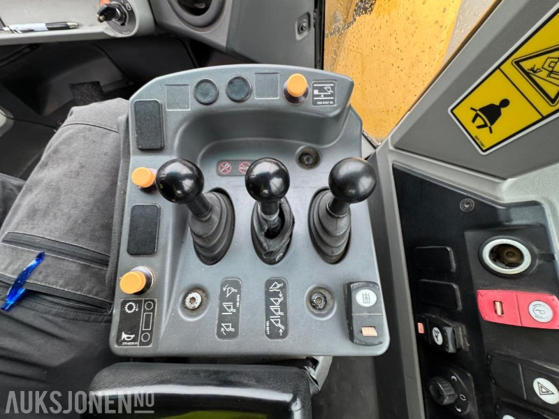 Колёсный погрузчик 2015 CAT 966M FOREST MACHINE HJULLASTER, VEKT, SENTRALSMØRING, FULL SERVICEHISTORIKK, SKUFFE: фото 28 Колёсный погрузчик 2015 CAT 966M FOREST MACHINE HJULLASTER, VEKT, SENTRALSMØRING, FULL SERVICEHISTORIKK, SKUFFE: фото 28