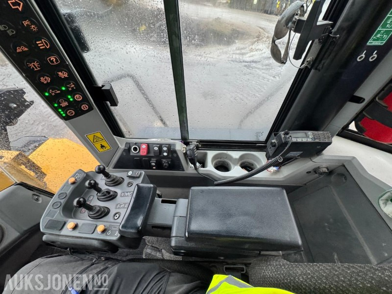 Колёсный погрузчик 2015 CAT 966M FOREST MACHINE HJULLASTER, VEKT, SENTRALSMØRING, FULL SERVICEHISTORIKK, SKUFFE: фото 27 Колёсный погрузчик 2015 CAT 966M FOREST MACHINE HJULLASTER, VEKT, SENTRALSMØRING, FULL SERVICEHISTORIKK, SKUFFE: фото 27