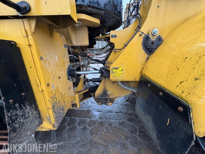 Колёсный погрузчик 2015 CAT 966M FOREST MACHINE HJULLASTER, VEKT, SENTRALSMØRING, FULL SERVICEHISTORIKK, SKUFFE: фото 47 Колёсный погрузчик 2015 CAT 966M FOREST MACHINE HJULLASTER, VEKT, SENTRALSMØRING, FULL SERVICEHISTORIKK, SKUFFE: фото 47