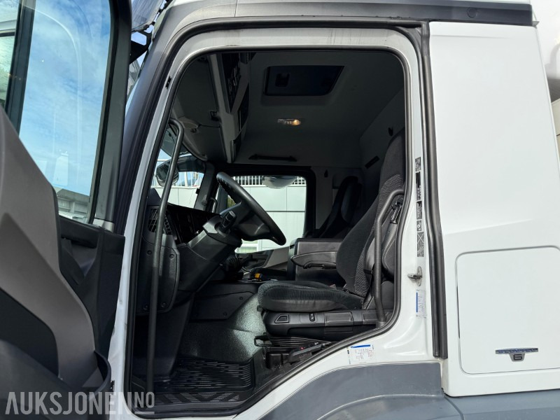 Грузовик с закрытым кузовом 2015 Mercedes-Benz ANTOS 1830 skapbil, baklem, kjøling, fjernkontroll, ryggekamera, 360, lav KM: фото 10