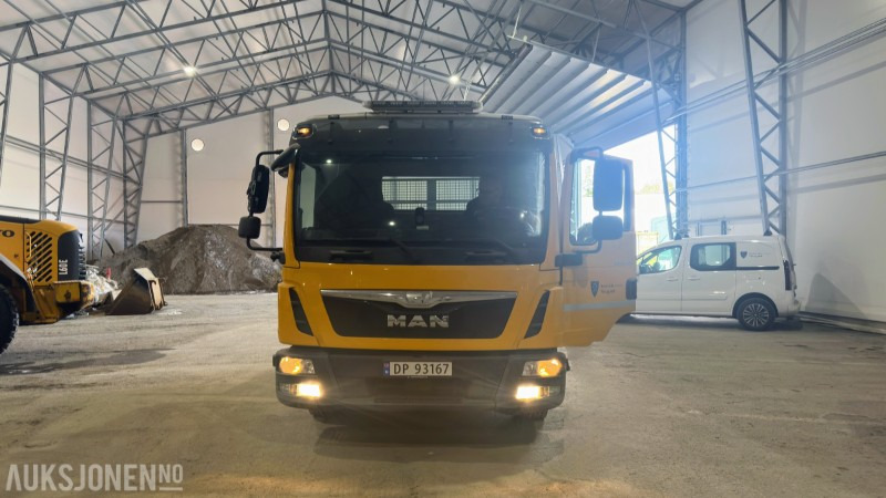 2016 MAN TGL 12.220 4X2 Lastebil med plan | 3-veis tipp | Kun 32 163 km | EU-godkjent til 02/2026 - Грузовик бортовой/ Платформа: фото 2 2016 MAN TGL 12.220 4X2 Lastebil med plan | 3-veis tipp | Kun 32 163 km | EU-godkjent til 02/2026 - Грузовик бортовой/ Платформа: фото 2