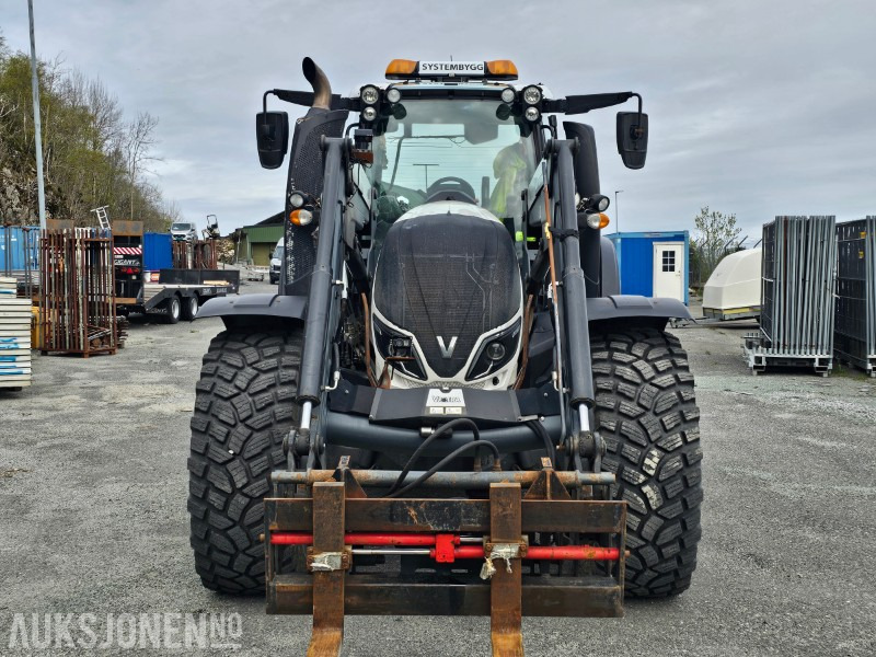 2016 Valtra T144D - Direct - Laster - Luft - 50 km/t - 3 -Medfølger skuffe882 t - Трактор: фото 4 2016 Valtra T144D - Direct - Laster - Luft - 50 km/t - 3 -Medfølger skuffe882 t - Трактор: фото 4
