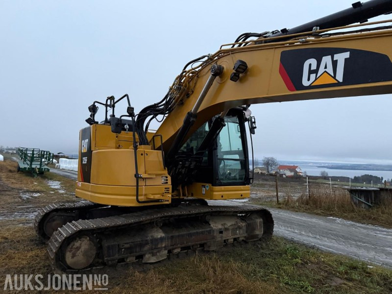 2019 Cat 325L m/Engcon tiltrotator, Gps og 2 skuffer - Экскаватор: фото 4 2019 Cat 325L m/Engcon tiltrotator, Gps og 2 skuffer - Экскаватор: фото 4