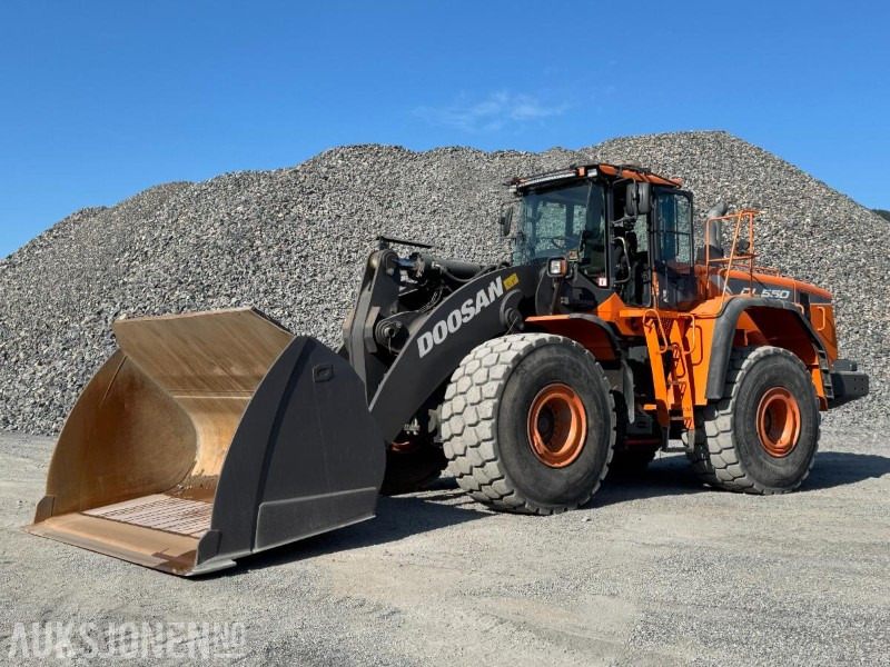 2019 Doosan DL550-5 hjullaster med skuffe / Spakstyring / Loadtronic vekt - Колёсный погрузчик: фото 2 2019 Doosan DL550-5 hjullaster med skuffe / Spakstyring / Loadtronic vekt - Колёсный погрузчик: фото 2