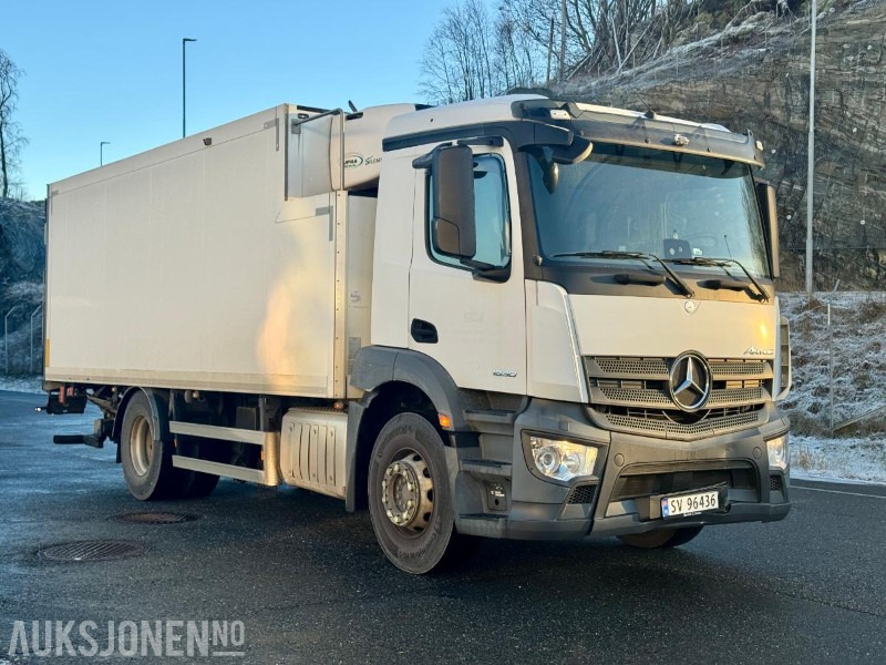 2019 Mercedes-Benz Antos 1824 4x2 - Skapbil m/kjøl og lift – Eu-godkjent til 05/26 - Km: 146689 - Грузовик с закрытым кузовом: фото 2 2019 Mercedes-Benz Antos 1824 4x2 - Skapbil m/kjøl og lift – Eu-godkjent til 05/26 - Km: 146689 - Грузовик с закрытым кузовом: фото 2