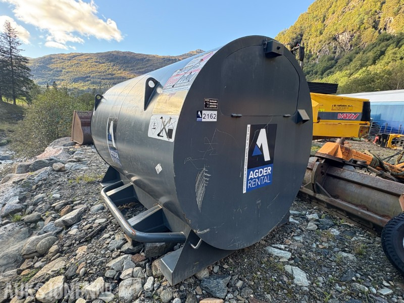 2021 Fuel Proof 4500 liter dobbelvegget dieseltank med pumpeanlegg - Строительное оборудование: фото 1 2021 Fuel Proof 4500 liter dobbelvegget dieseltank med pumpeanlegg - Строительное оборудование: фото 1