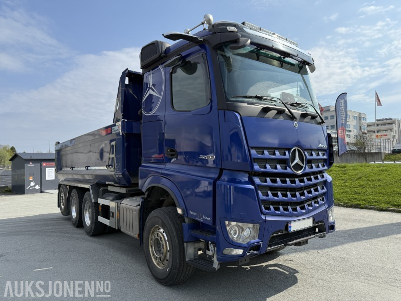 2021 Mercedes-Benz Arocs 3263 8x4 tridem tippbil - Самосвал: фото 3 2021 Mercedes-Benz Arocs 3263 8x4 tridem tippbil - Самосвал: фото 3