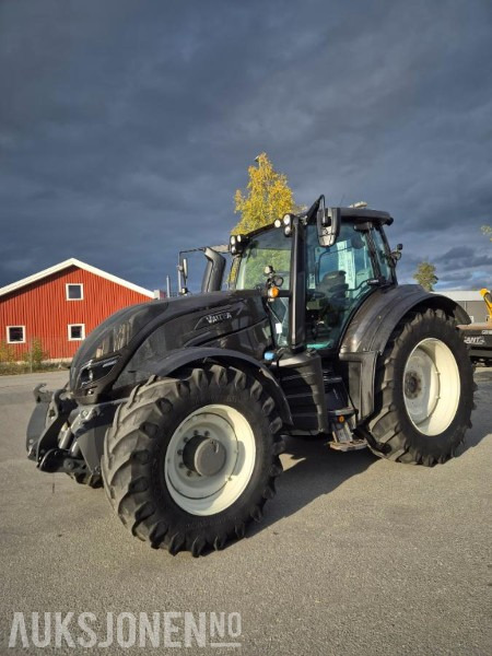 2021 Valtra T254 traktor 4X4, FRONTHYDRAULIKK, VENDBAR FØRERPLASS - Трактор: фото 1 2021 Valtra T254 traktor 4X4, FRONTHYDRAULIKK, VENDBAR FØRERPLASS - Трактор: фото 1