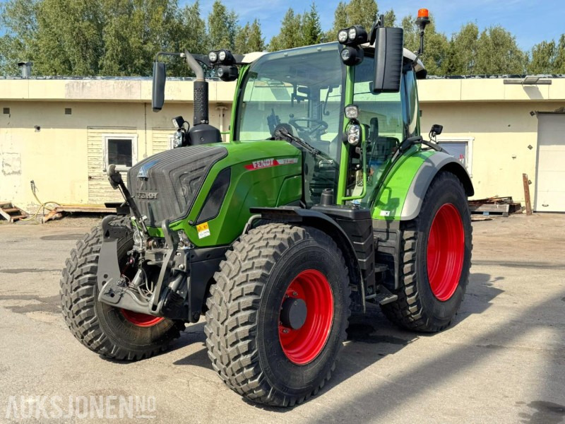 2022 Fendt 314 Vario DP 152 hk | serviceavtale | trinnløs girkasse | 12" FendtONE terminal | forakselfjæring | luftbrems - Трактор: фото 1 2022 Fendt 314 Vario DP 152 hk | serviceavtale | trinnløs girkasse | 12" FendtONE terminal | forakselfjæring | luftbrems - Трактор: фото 1
