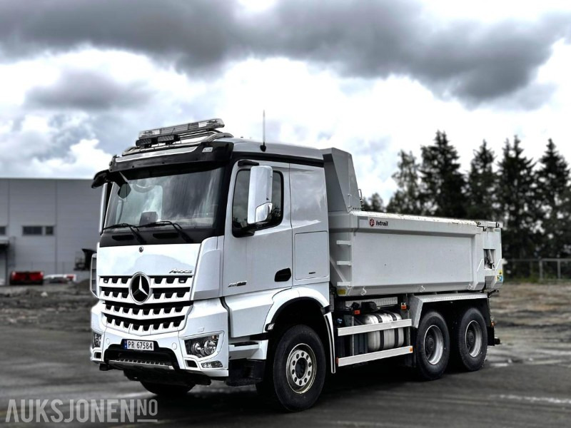 2023 Mercedes-Benz Arocs tippbil m/ Istrail tippkasse – 53 374 km - Самосвал: фото 1 2023 Mercedes-Benz Arocs tippbil m/ Istrail tippkasse – 53 374 km - Самосвал: фото 1