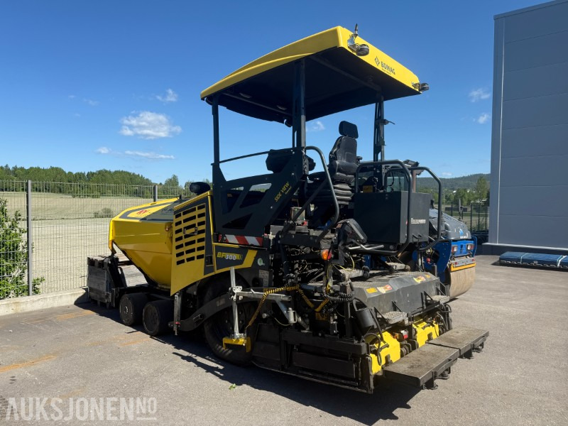 Bomag BF 300 P-2 Asfaltlegger - 54,6 kW - med 25cm utvidersett til screed og ekstra screedplatesett - Строительное оборудование: фото 3 Bomag BF 300 P-2 Asfaltlegger - 54,6 kW - med 25cm utvidersett til screed og ekstra screedplatesett - Строительное оборудование: фото 3