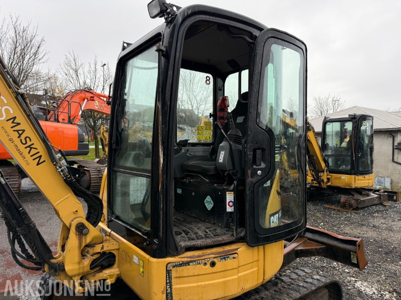 Cat 303.5E - Minigraver - SMP hurtigfeste S40 - SMP graveskuff + smalskuff - 7204 timer - Мини-экскаватор: фото 2 Cat 303.5E - Minigraver - SMP hurtigfeste S40 - SMP graveskuff + smalskuff - 7204 timer - Мини-экскаватор: фото 2