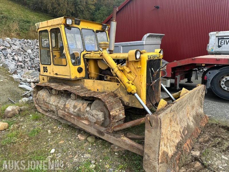 Cat D5 Bulldoser // doser - Строительное оборудование: фото 3 Cat D5 Bulldoser // doser - Строительное оборудование: фото 3