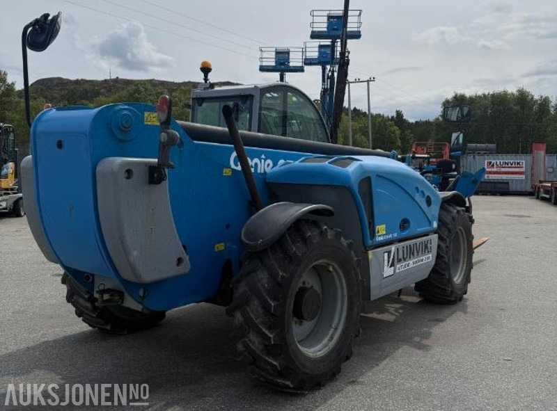 Genie GTH-4017 SX - Teleskoptruck - 4x4 med firehjulssving - Skuffe og pallegafler med hydraulisk bredding - Телескопический погрузчик: фото 4 Genie GTH-4017 SX - Teleskoptruck - 4x4 med firehjulssving - Skuffe og pallegafler med hydraulisk bredding - Телескопический погрузчик: фото 4