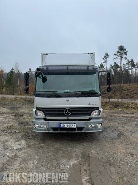 2008 Mercedes-Benz Atego 822 Servicebil / Verkstedvogn m/ Palfinger kran og verkstedinnredning - Грузовик: фото 2 2008 Mercedes-Benz Atego 822 Servicebil / Verkstedvogn m/ Palfinger kran og verkstedinnredning - Грузовик: фото 2