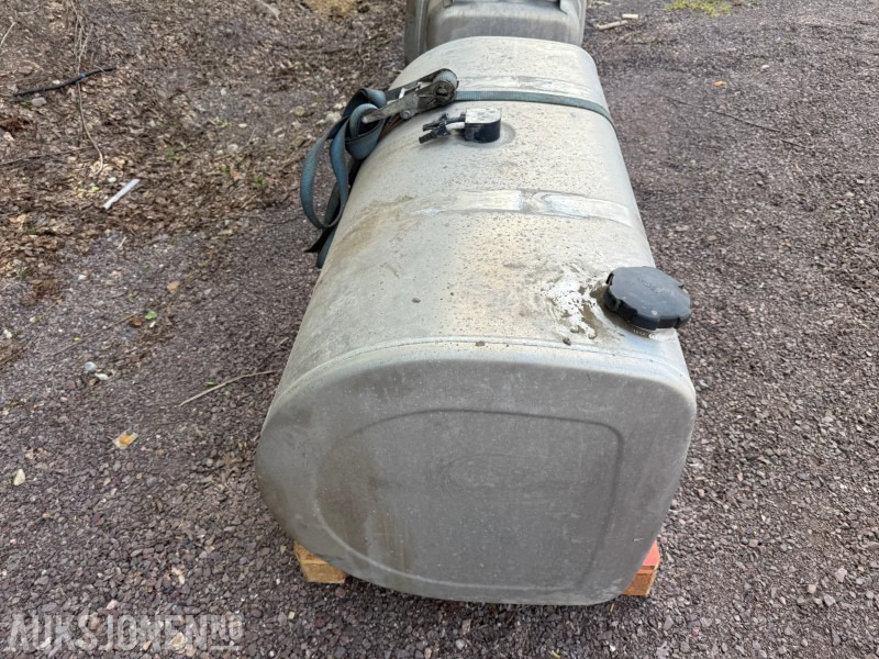 Dieseltank fra Volvo 750 - Грузовик: фото 3 Dieseltank fra Volvo 750 - Грузовик: фото 3