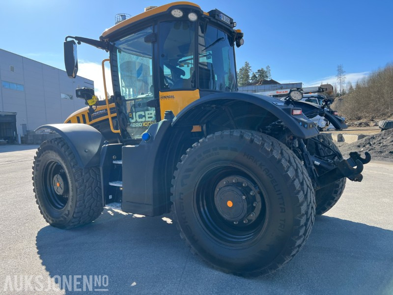 JCB 4220 Icon - spakstyring - lite timer, mye utstyr - Трактор: фото 3 JCB 4220 Icon - spakstyring - lite timer, mye utstyr - Трактор: фото 3